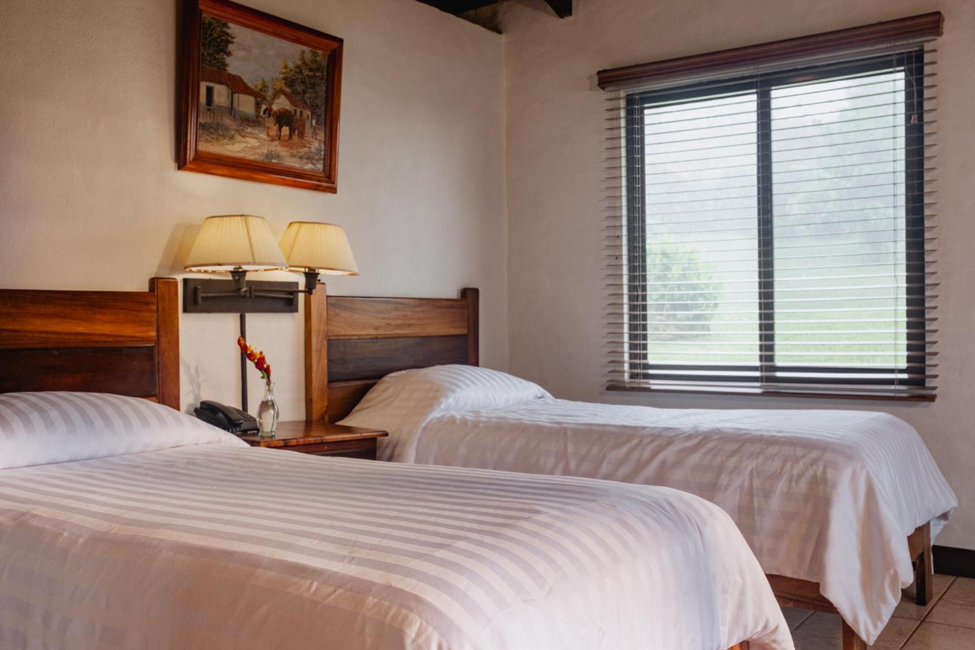 Villa Blanca Cloud Forest Hotel & Retreat San Ramón Quarto foto